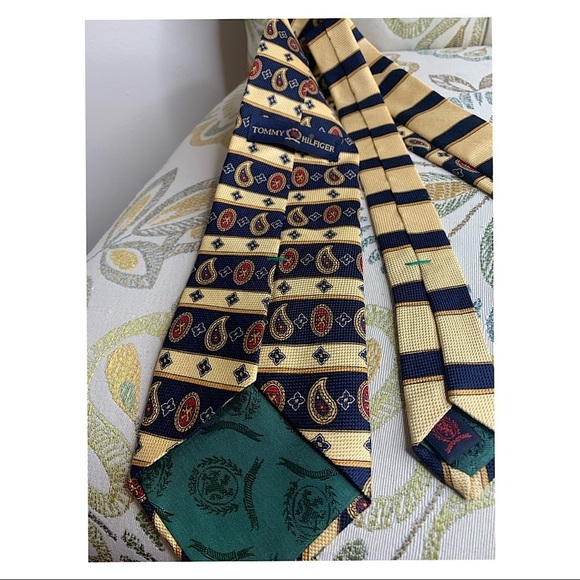 Tommy Hilfiger Yellow Paisley Italian Silk Tie USA - Picture 2 of 3